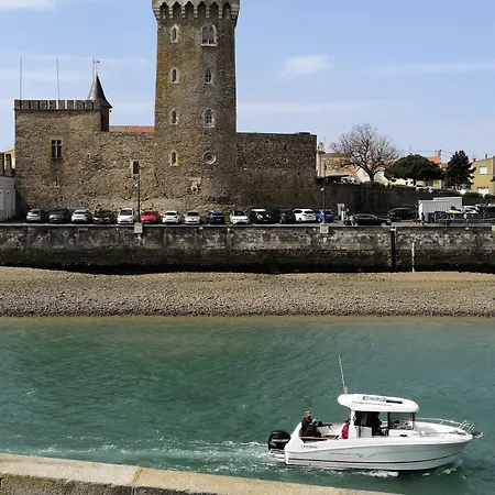 A 2 Mn Du Remblai, De La Et Des Commerces Lejlighed