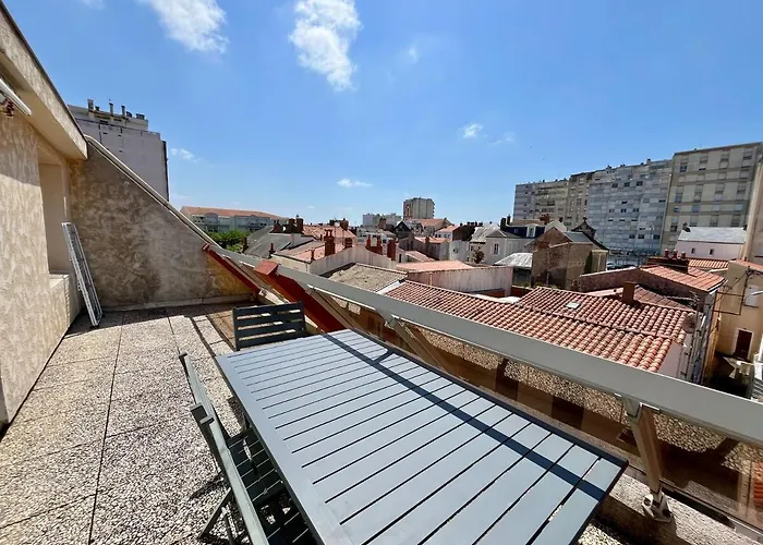 A 2 Mn Du Remblai, De La Et Des Commerces *